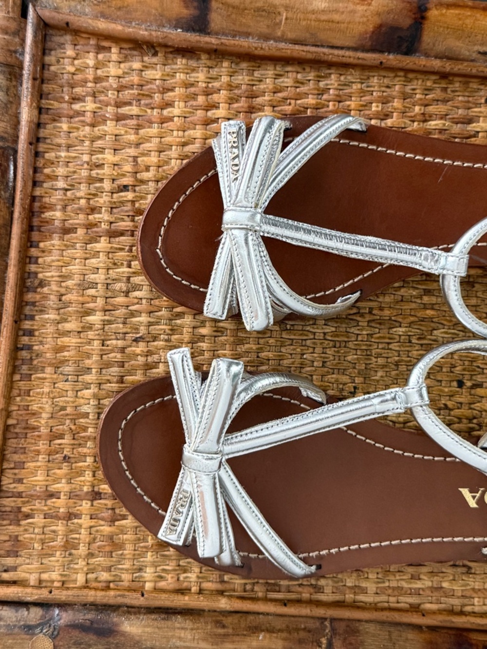 PRADA — Women's Strappy Silver Metallic Leather Bow Flat Sandals - Size 35 - Picture 4 of 5